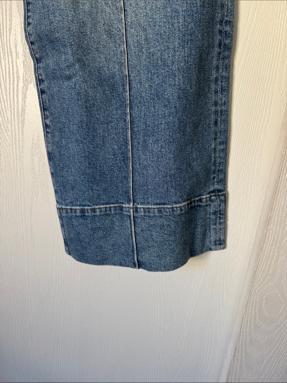 Kut from the Kloth Women's Straight Jeans in Faded Blue - Picture 5 of 8